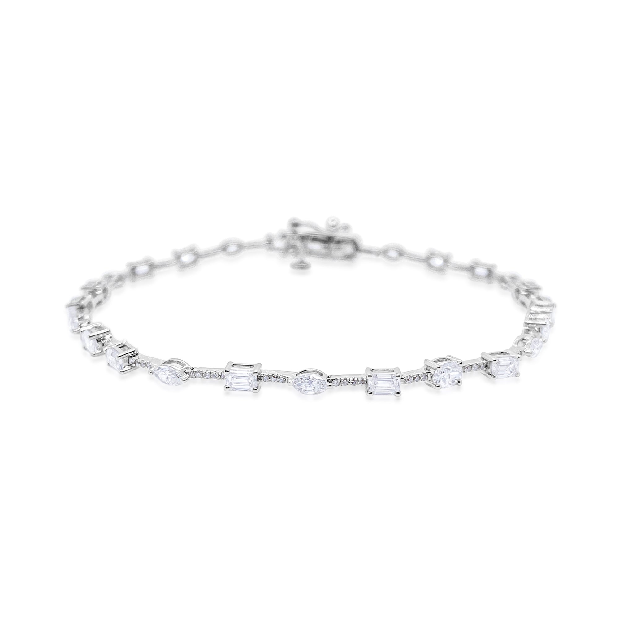 14 Kt White Gold 2.47 Ct Emerald Marquise And Oval Diamond Bracelet
