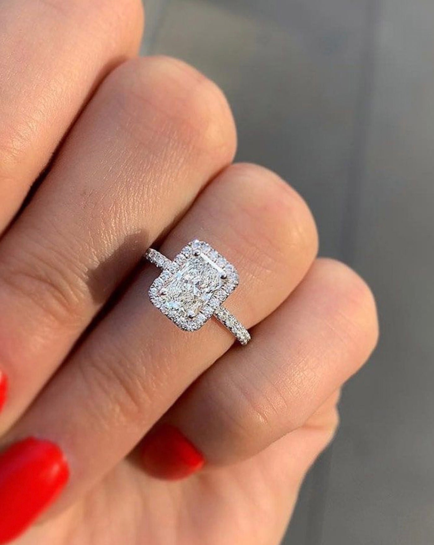 Oval Diamond Halo Solitaire