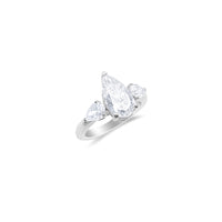 Lab Diamond Engagement Ring: Pear