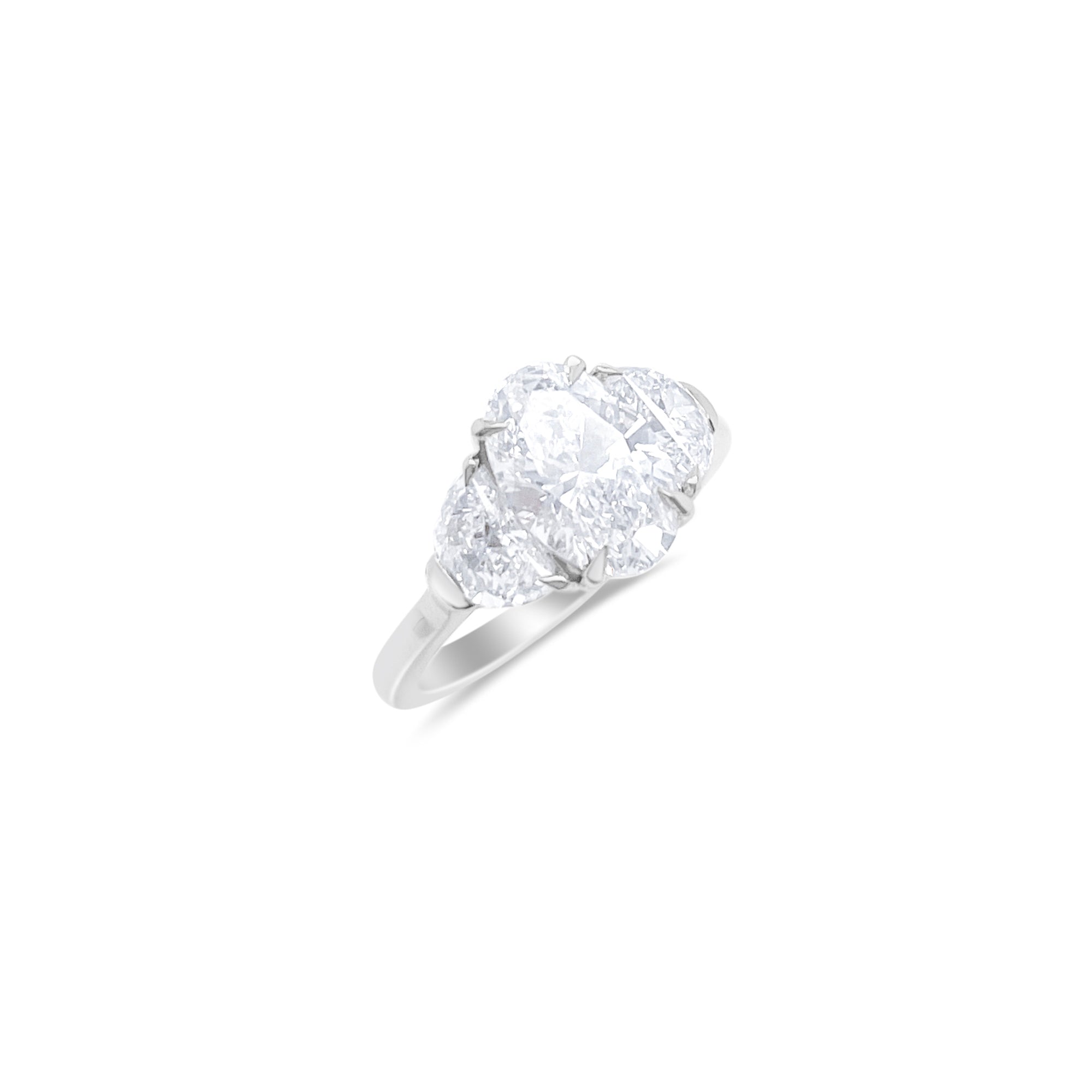 Lab Diamond Engagement Ring: Oval