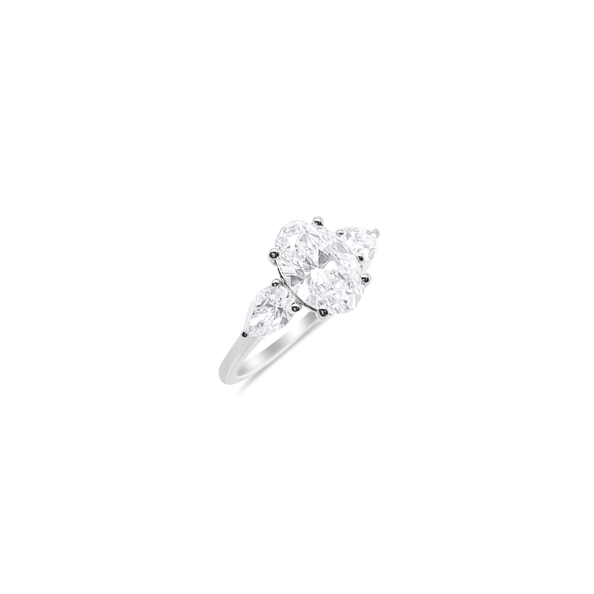 Lab Diamond Engagement Ring: Oval